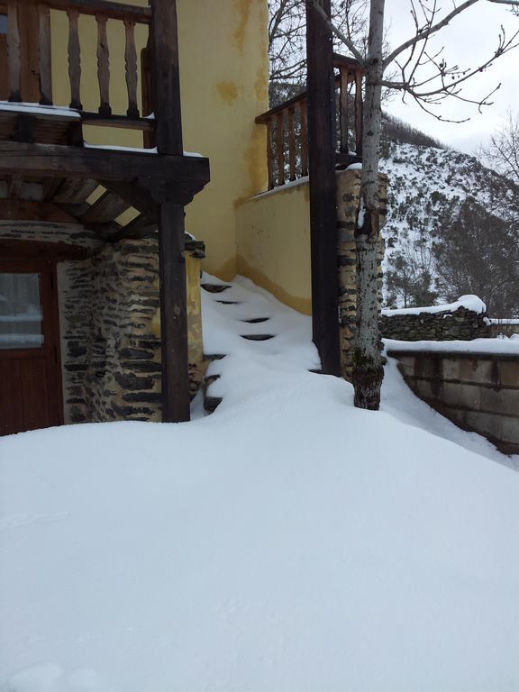 Casa Rural El Llao Y Los Fresnos Murias de Paredes Exterior foto